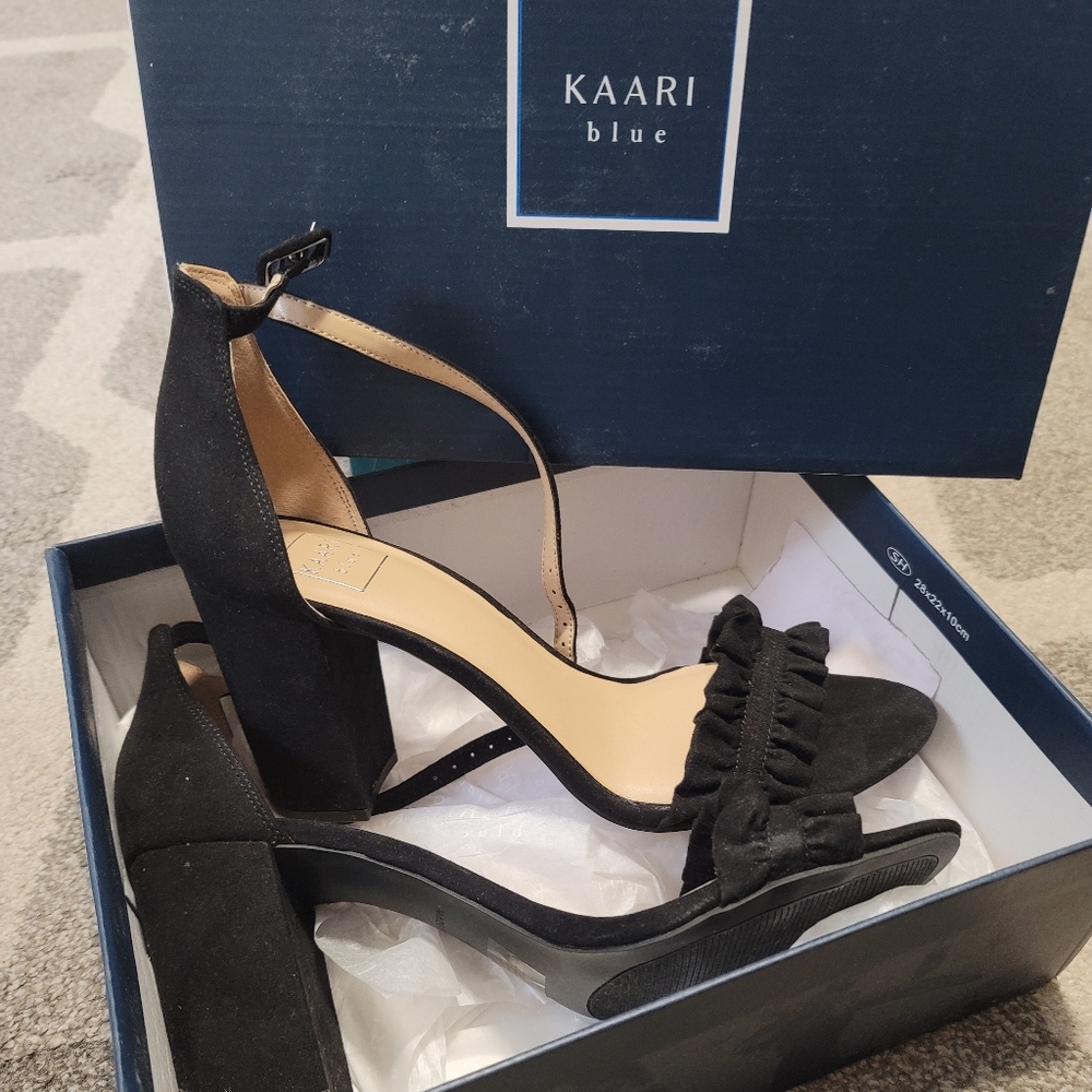 Kaari Blue heels